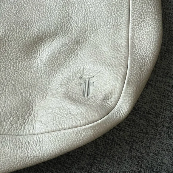 EUC Frye Nora Hobo in Cream - Picture 5 of 5